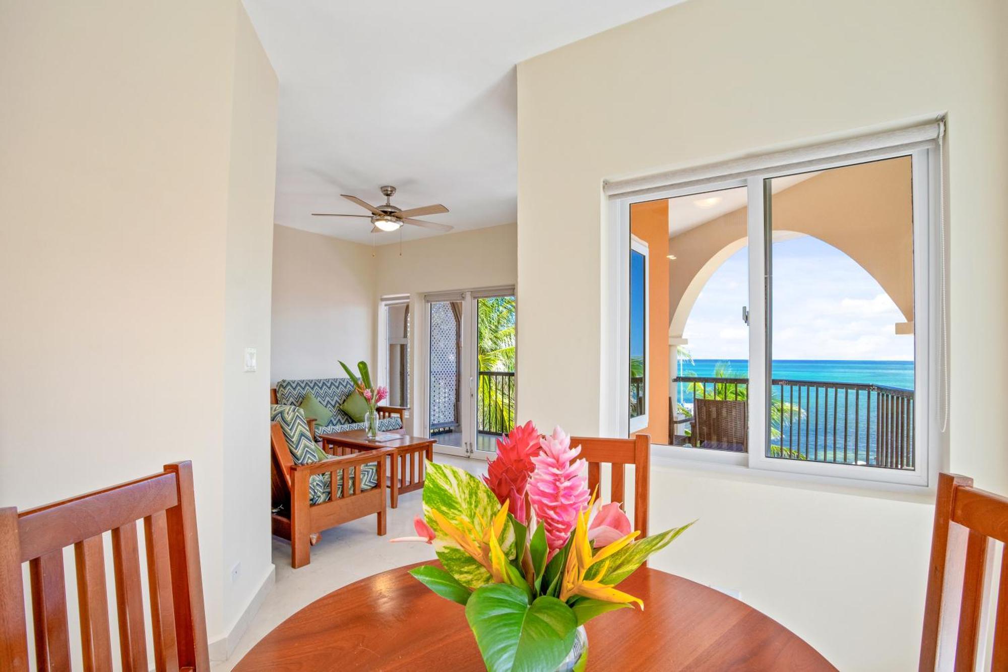 Sunbreeze Suites San Pedro  Eksteriør billede