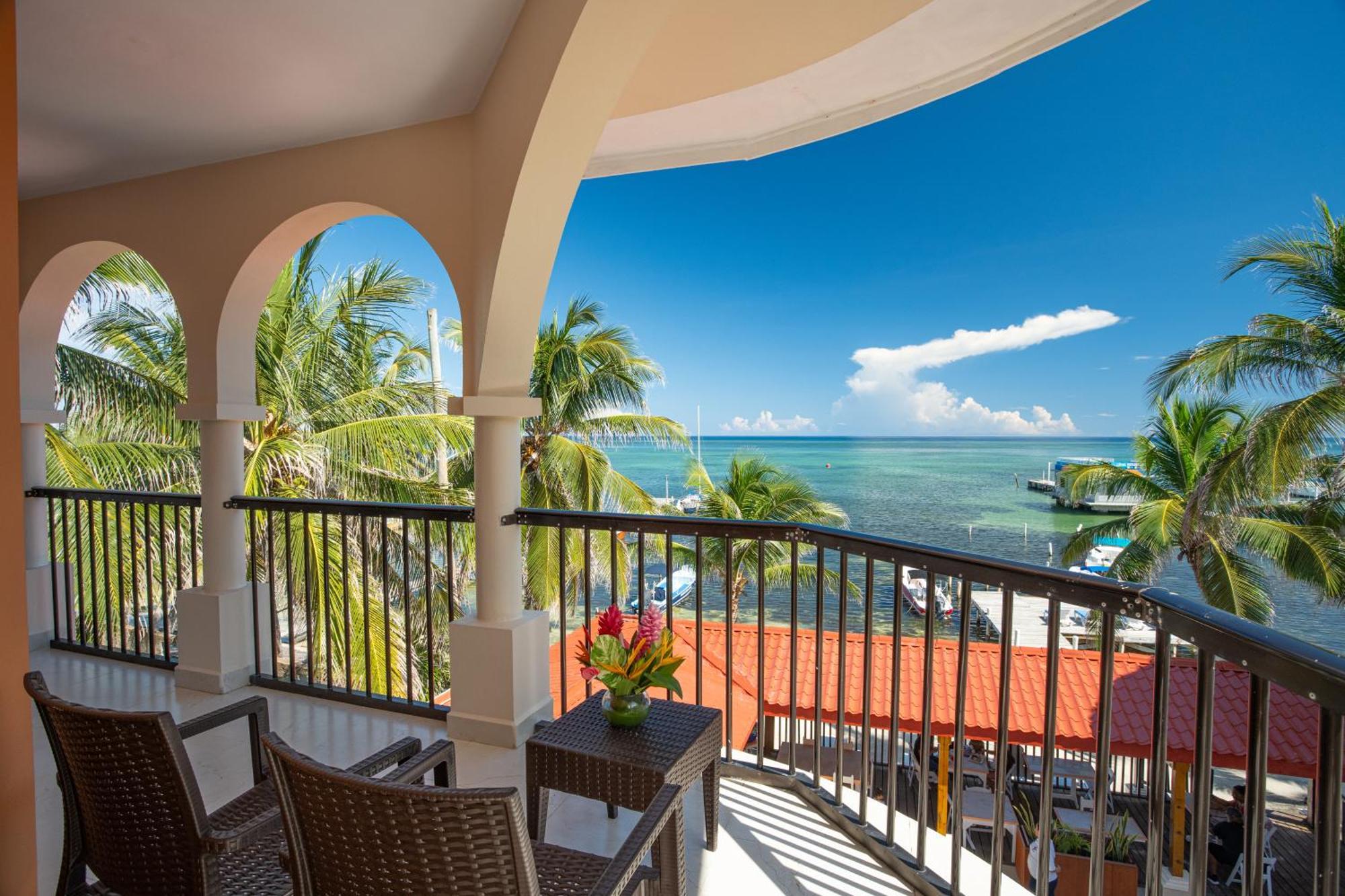 Sunbreeze Suites San Pedro  Eksteriør billede