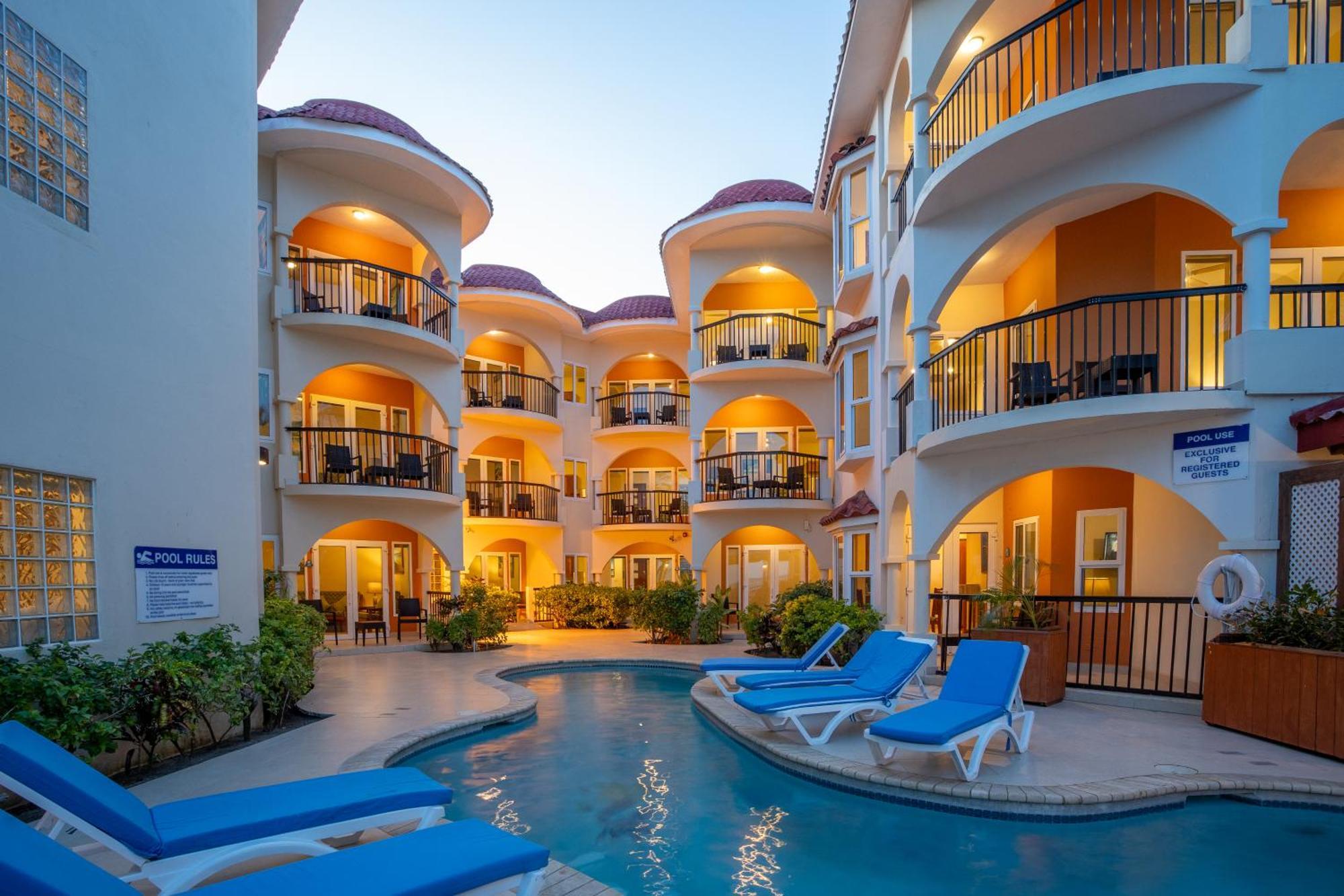 Sunbreeze Suites San Pedro  Eksteriør billede