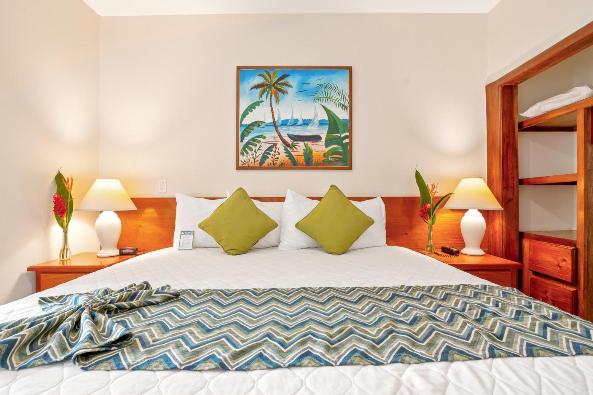 Sunbreeze Suites San Pedro  Eksteriør billede
