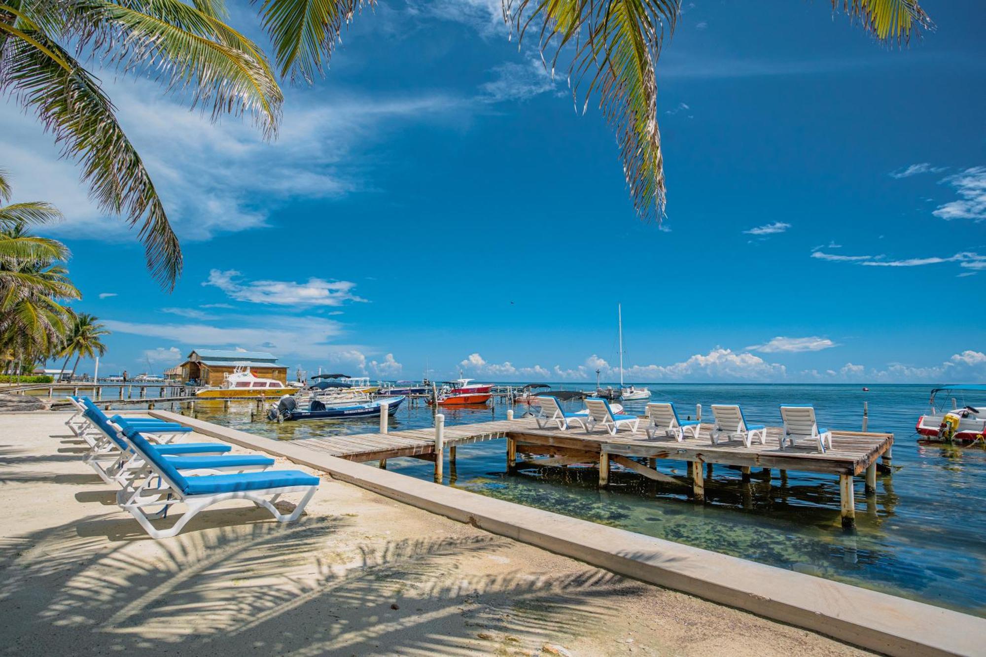 Sunbreeze Suites San Pedro  Eksteriør billede