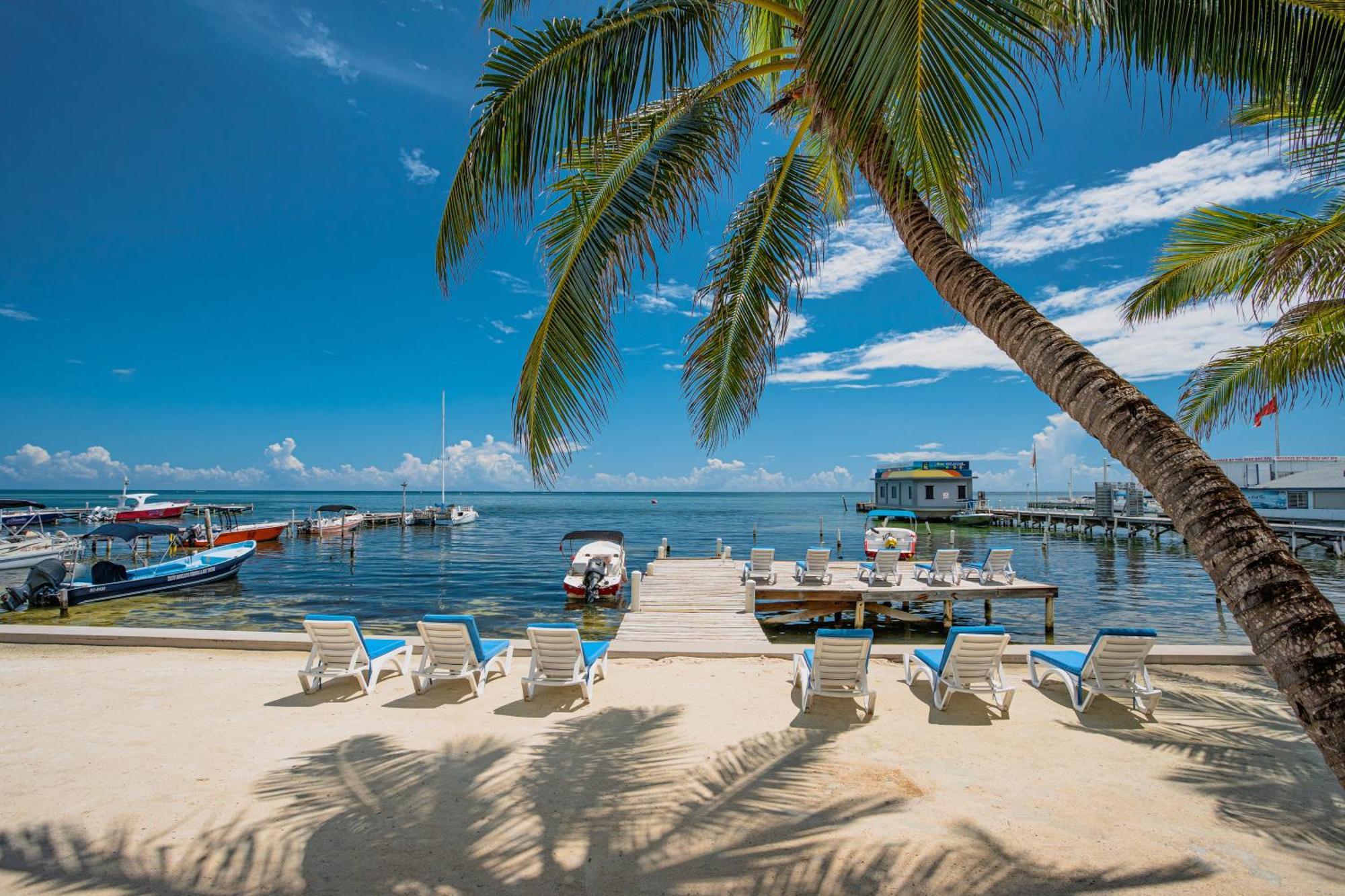 Sunbreeze Suites San Pedro  Eksteriør billede